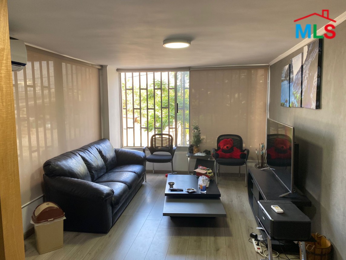 Fully Equipped Central Kitchen for Sale in Furn El Chebbak