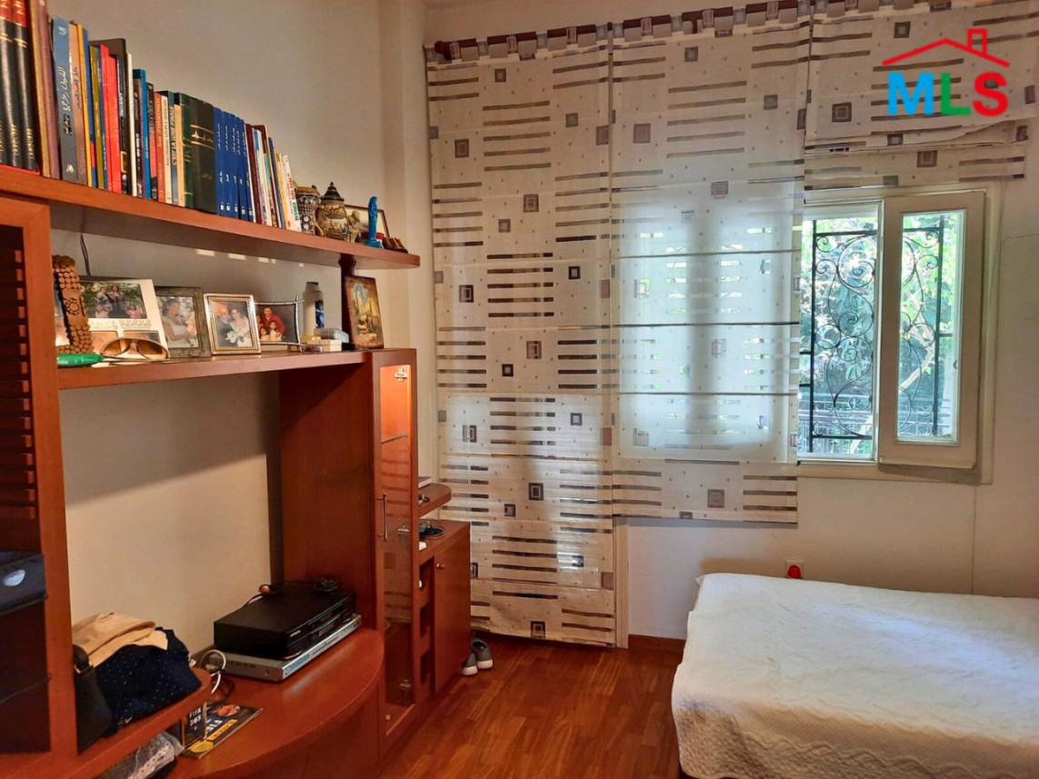 Apartment with Garden for Sale in Ballouneh