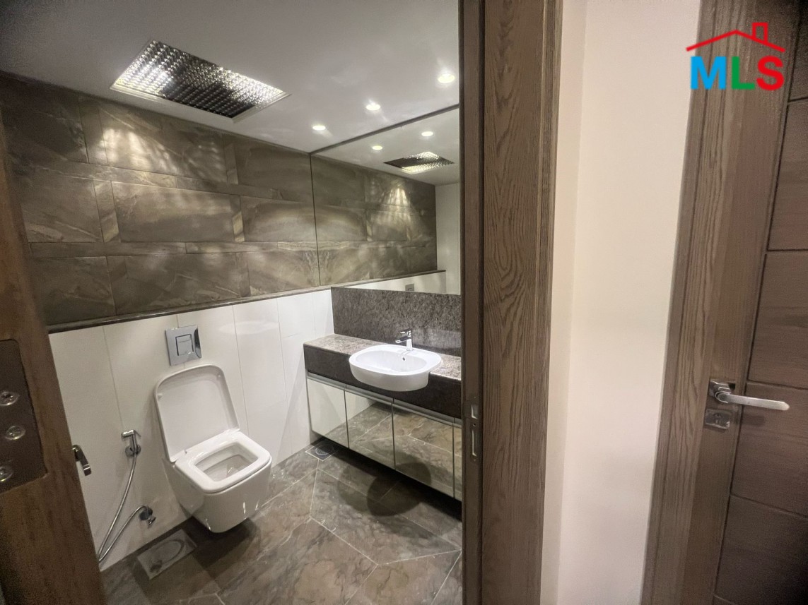 Luxurious Town House For Sale in Faqra Club with a Spacious Terrace
