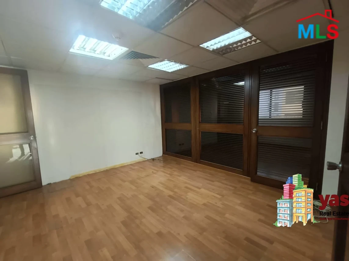 Dora 655m2 | Office | Rent | Active Street | Many Sizes | AA