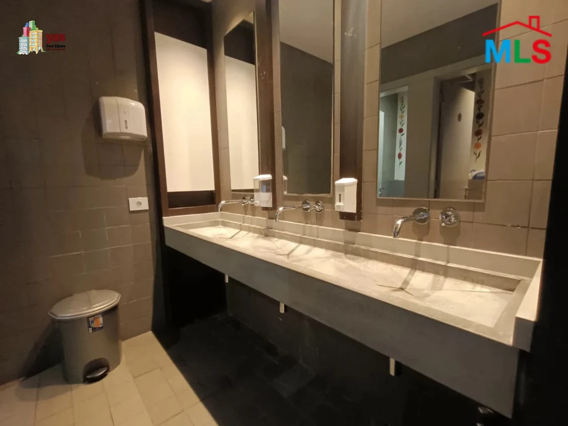 Downtown 175m2 | Restaurant | Rent | Prime Location | Decorated | AA