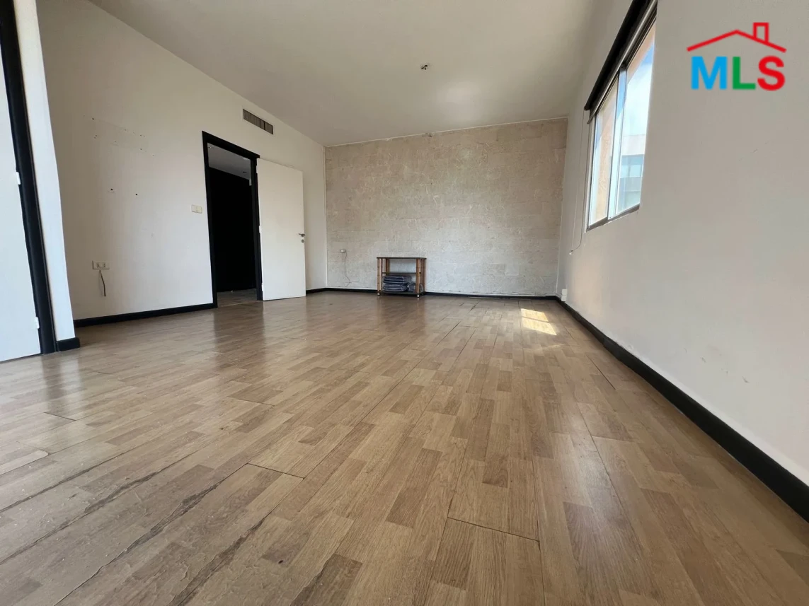 Kaslik 155m2 | Well Maintained Office | Prime Location | Rent | EH
