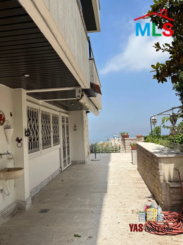Cornet Chehwan 250m2 Duplex | 300m2 Garden / Terrace | Rent | MO