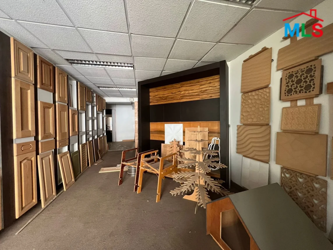 Fanar 1000m2 | 3 Floors For Rent | Industrial | Equipped | NE EL