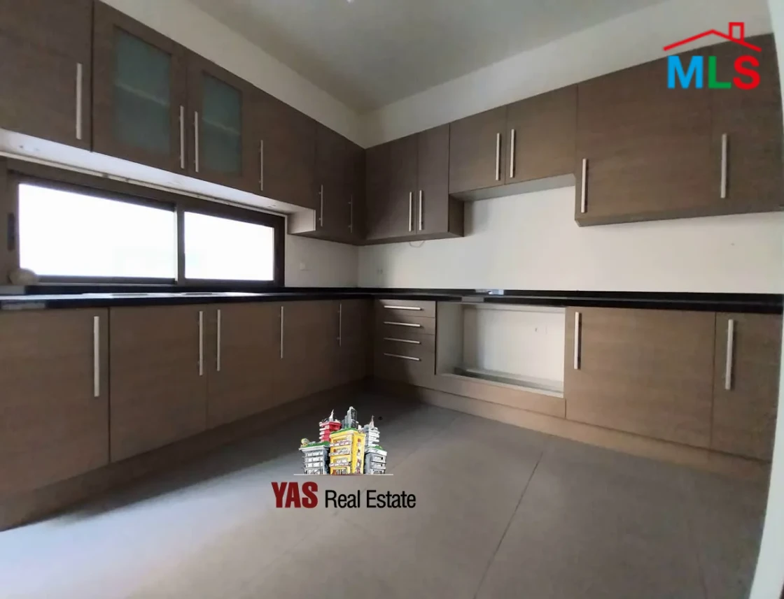 Ballouneh 150m2 | For rent | Partial View