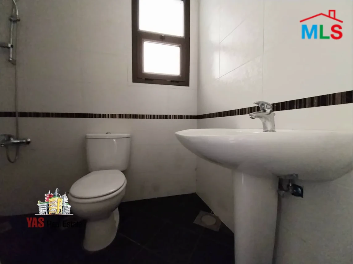Ballouneh 150m2 | For rent | Partial View