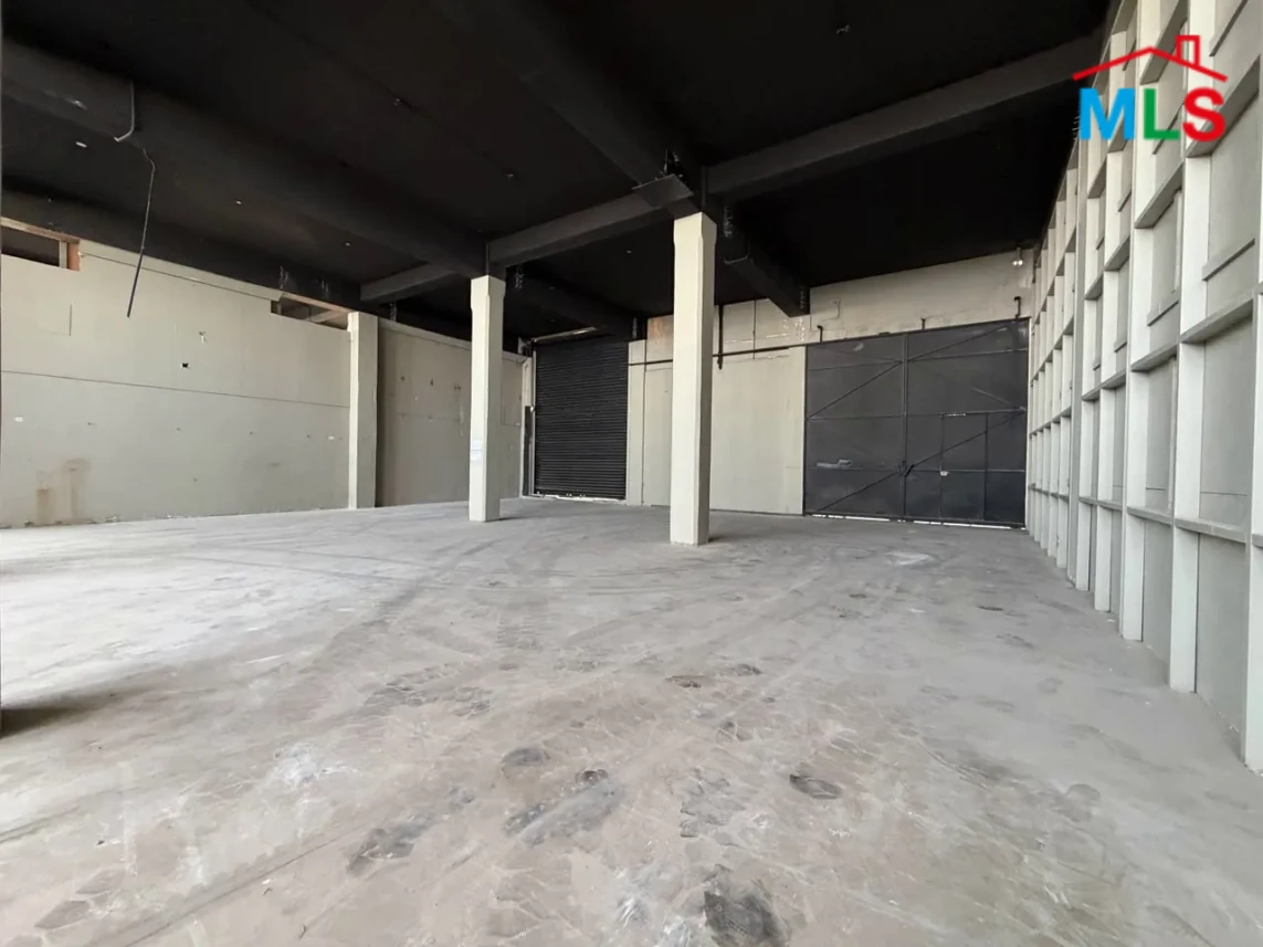 Adonis 400m2 | Warehouse/Showroom | Rent | Prime Location | EH/RH
