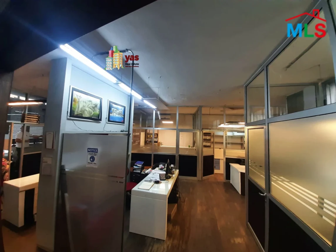 Dekweneh/Cityrama 900m2 | Warehouse/Office | Prime Location | SD