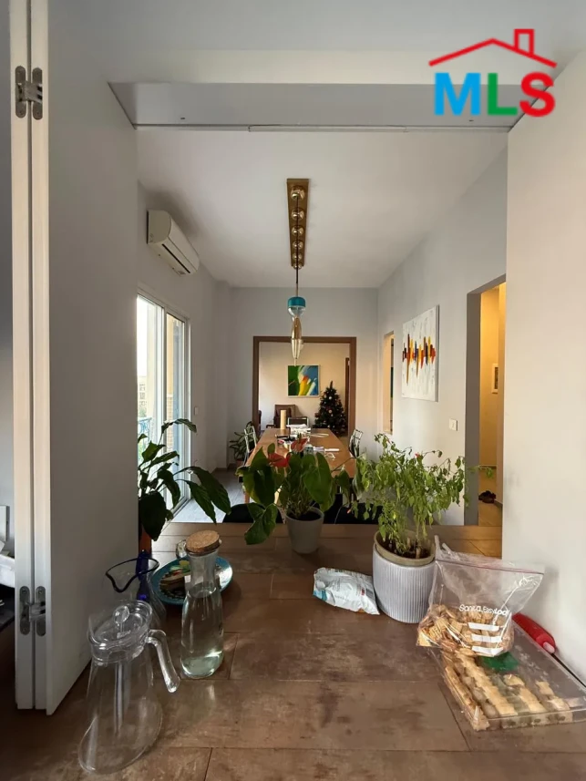 Achrafieh 145m2 | Renovated Flat | Calm Area | Catch | GA