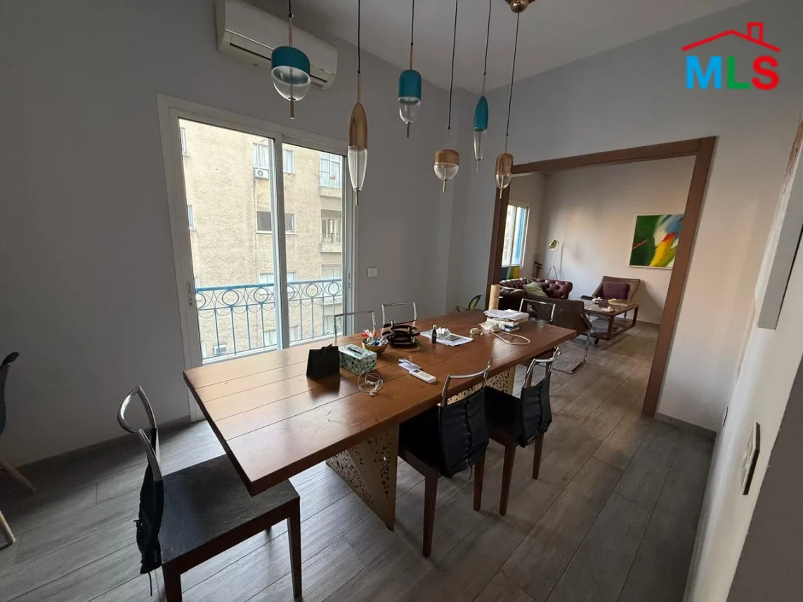 Achrafieh 145m2 | Renovated Flat | Calm Area | Catch | GA