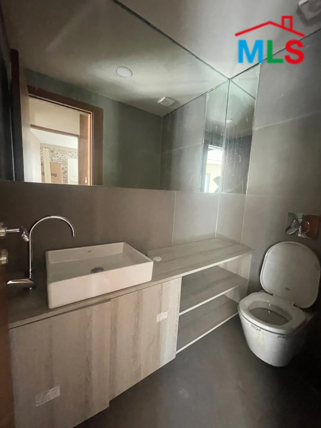 Achrafieh 200m2 | Prime Location | Decorated | Catch | OH