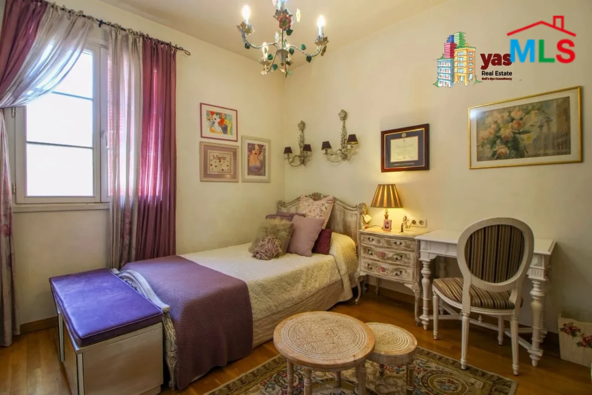 Saifi 300m2 | Super Prime Location | Decorated | PA
