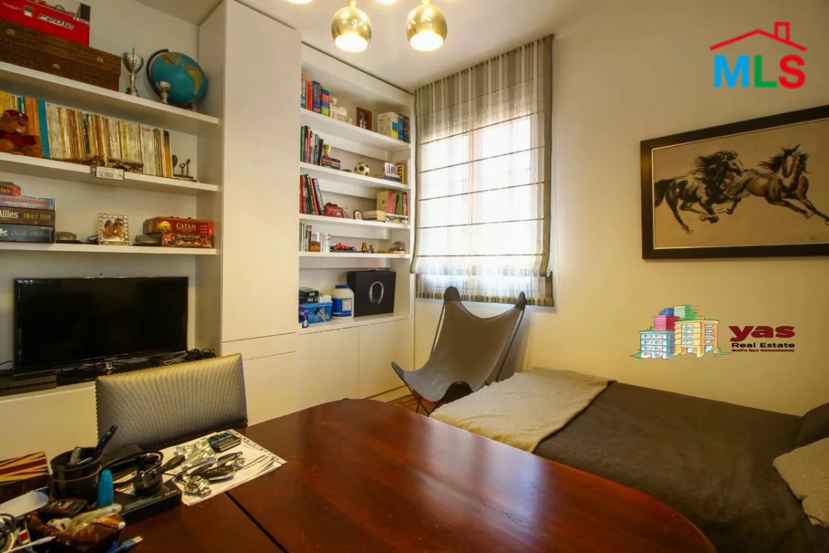 Saifi 300m2 | Super Prime Location | Decorated | PA