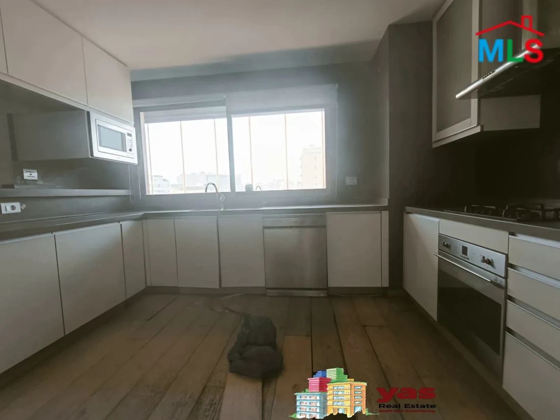 Saifi 300m2 | Super Prime Location | Decorated | PA