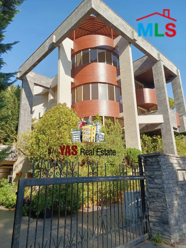 Baabdat 1085m2 | 1012m2 Land/Garden | Triplex | Unique Design | PA