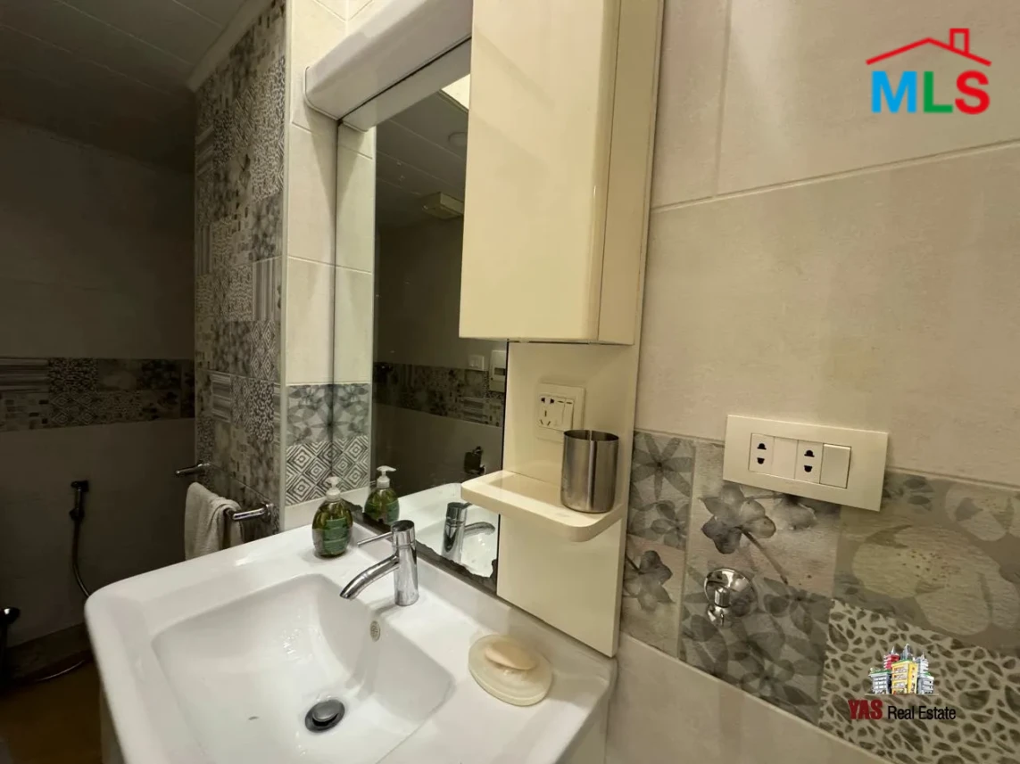 Ballouneh 465m2 Apartment / Warehouse | Road Level | New | Catch