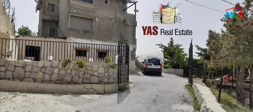 Feytroun 450M2 Building - Panoramic View - Private Street -