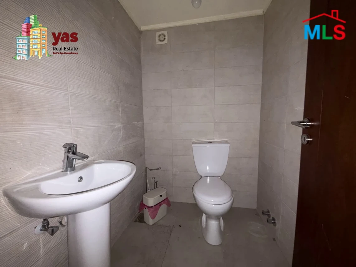 Zouk Mosbeh 165m2 | 40m2 Terrace | Calm Area | Well Maintianed | EH
