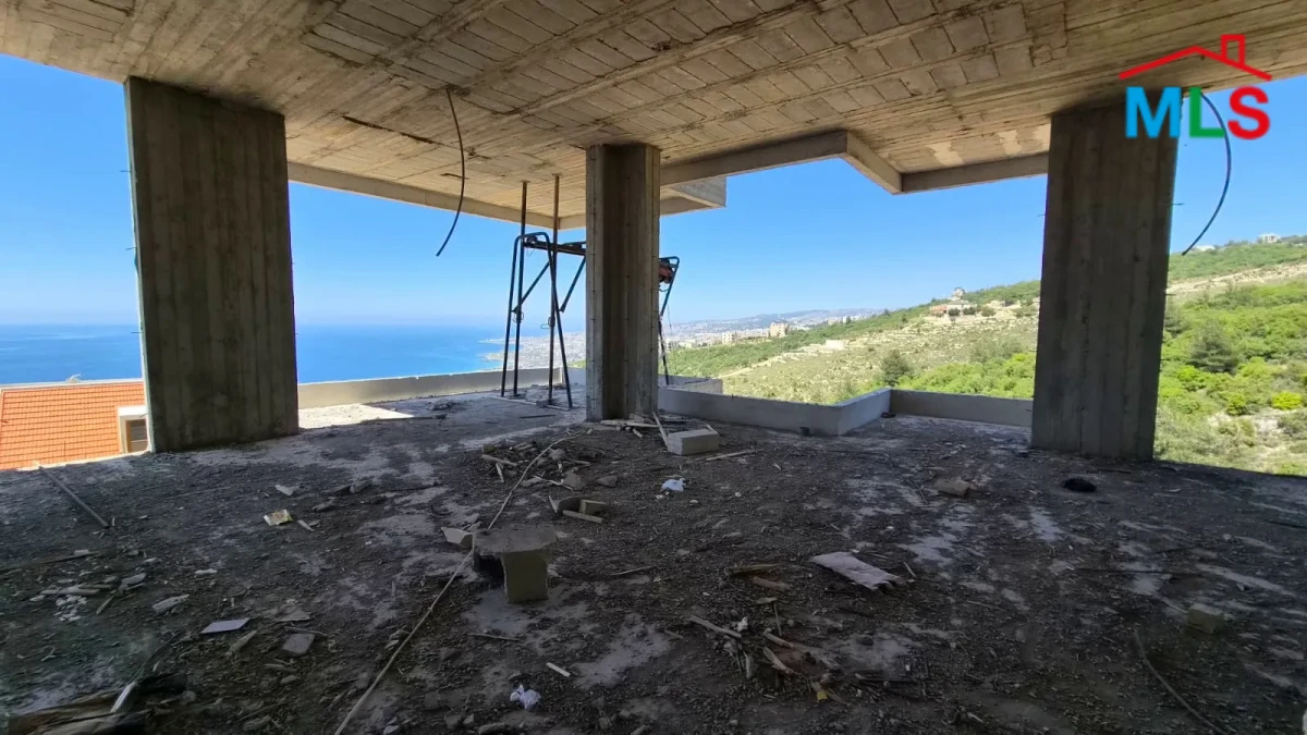 Halat 155m2 | 141m2 Garden | Many Floors Available | MCH