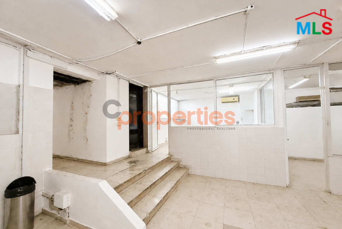 Warehouse for rent in Achrafieh CPBPK64
