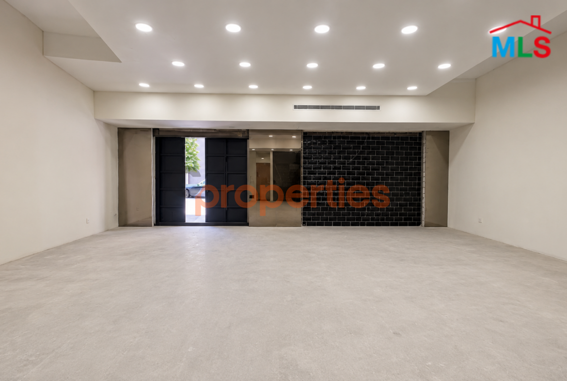 Showroom For Rent in Downtown Beirut - صالة للإيجار في وسط بيروت - CPBHS111