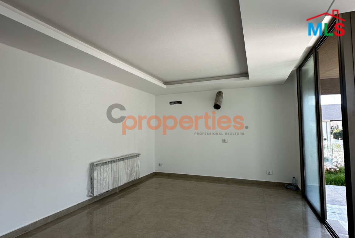 Apartment For Sale in Amchit – CPKCC61