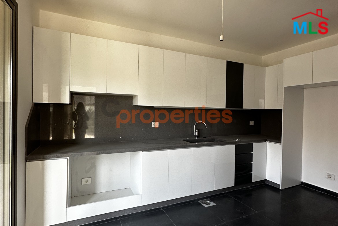 Apartment For Sale in Amchit – CPKCC61