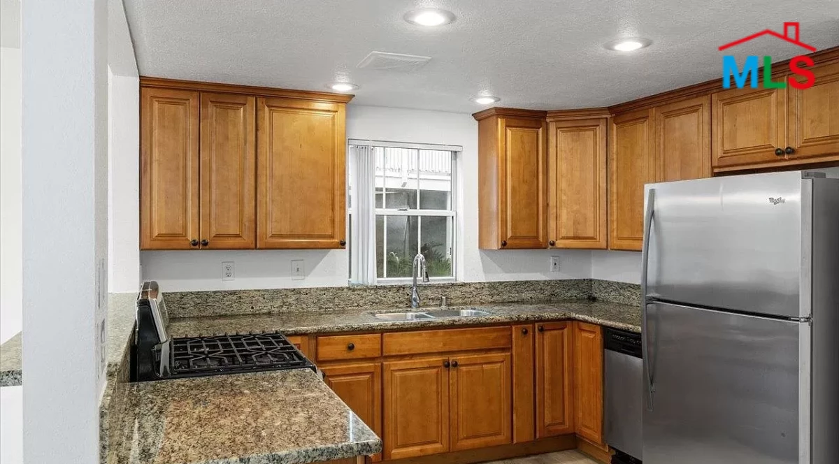 Apartments For Sale in Ballouneh, Keserouan