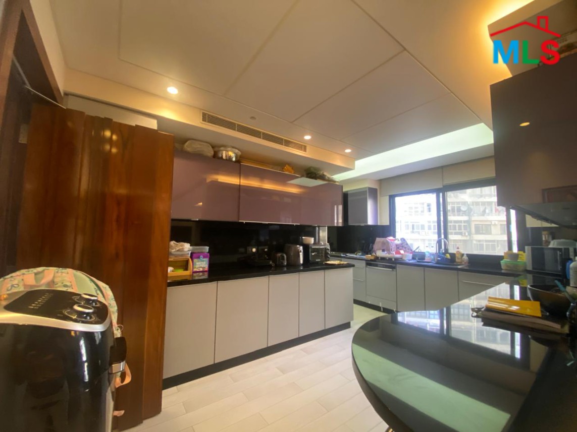 Renovated & Decorated Apartment With Full Sea View For Rent in Rawche