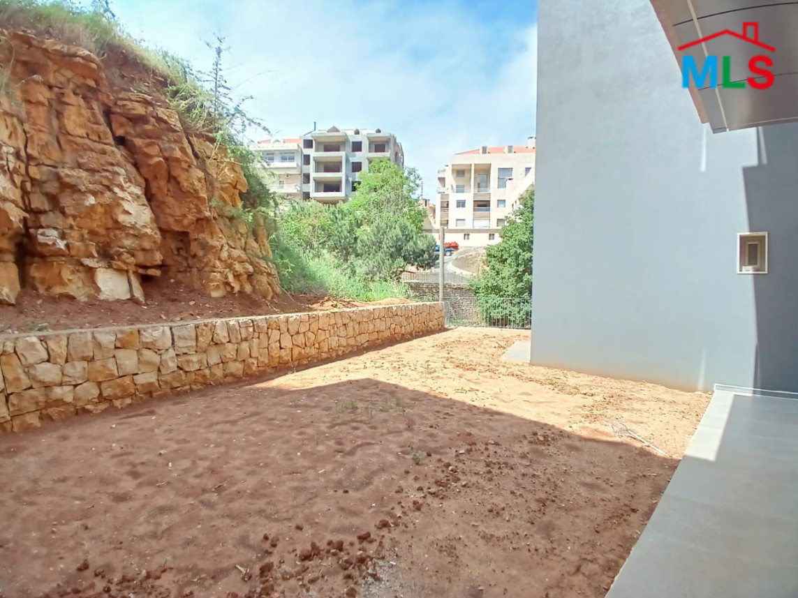 High-End Apartment with Sea and Mountain View For Rent in Roumie
