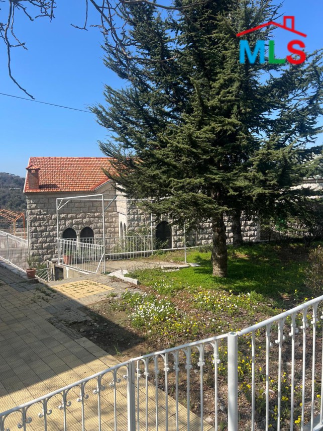 A Lebanese House For Rent in Khenchara