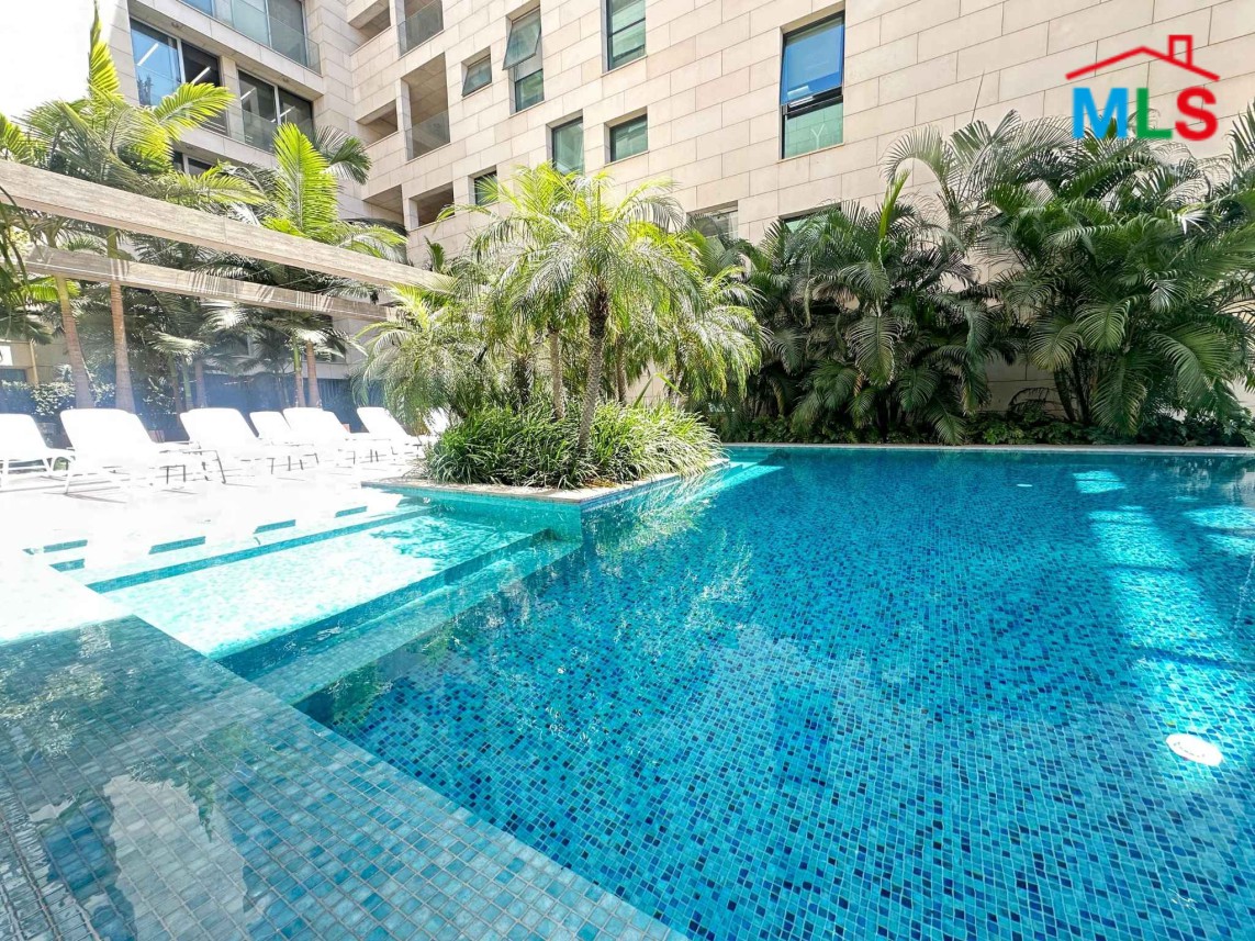Luxury Living! High-End 3-Bedroom Duplex For Rent in Down Town