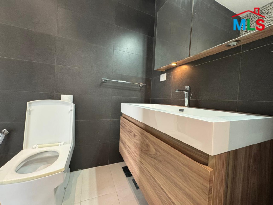 Semi-Furnished Roof Apartment For Rent in Mansourieh