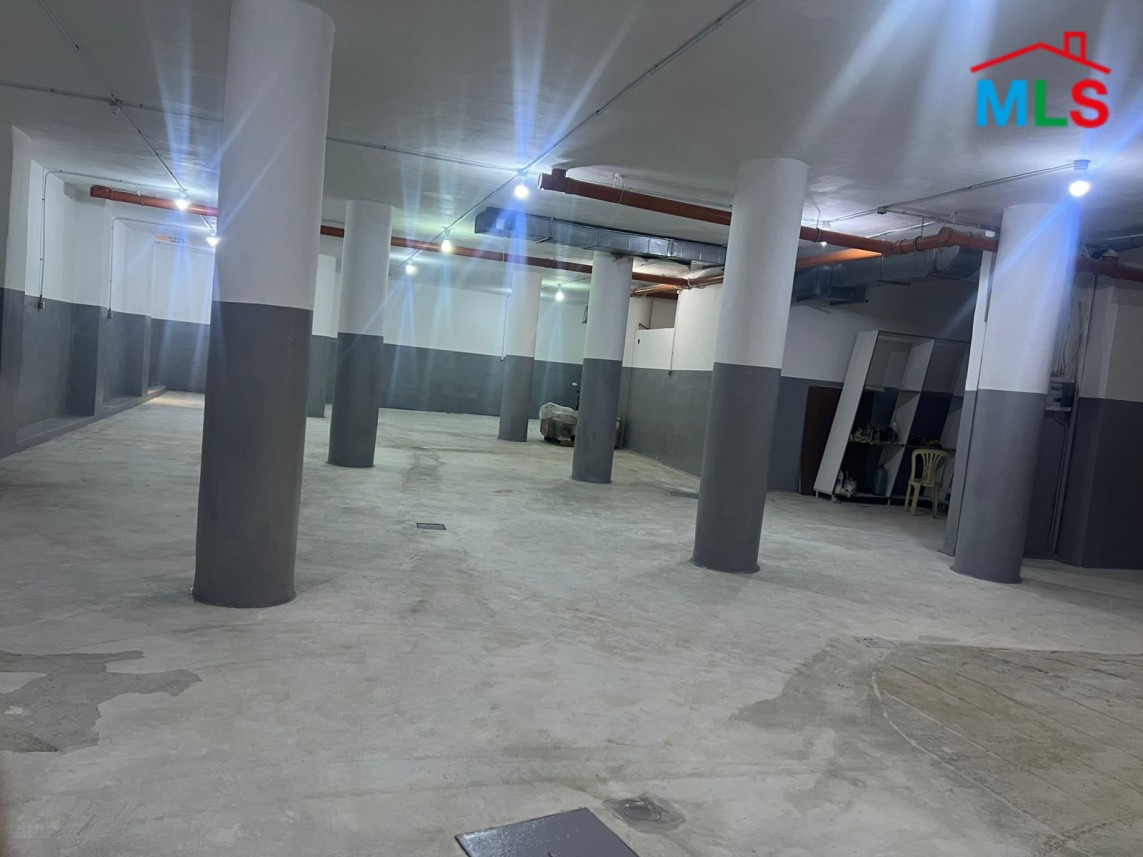An Open Space Warehouse For Rent in Ain Al Remmane
