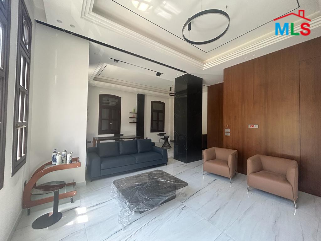 Office with Private Suite/Apartment For Rent In Down Town