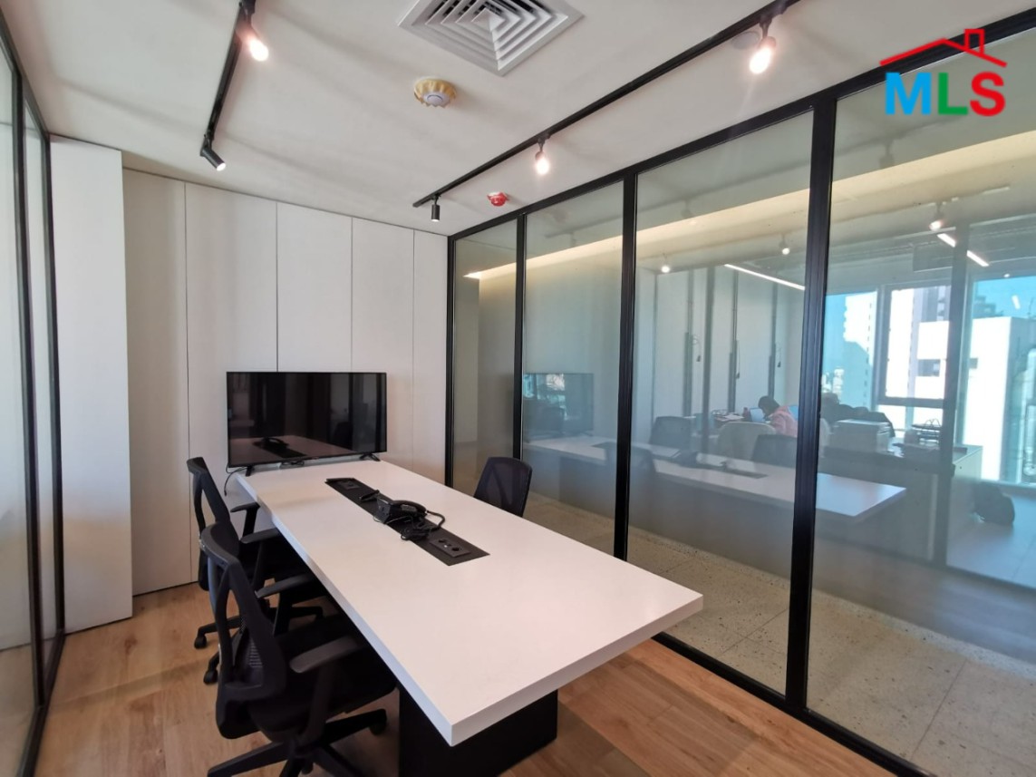 An Amazing Office for Rent in an Iconic Building in Achrafieh