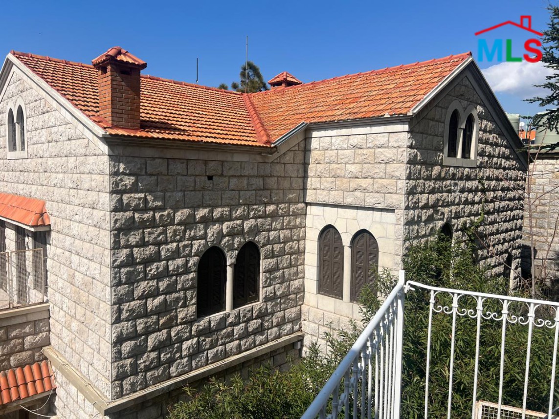 A Lebanese House For Sale in Khenchara