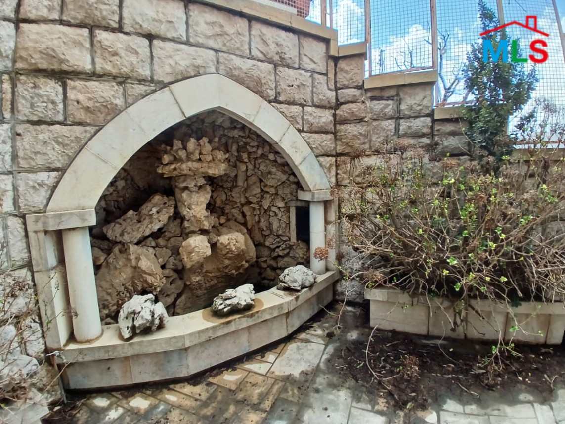 A Lebanese House For Sale in Khenchara