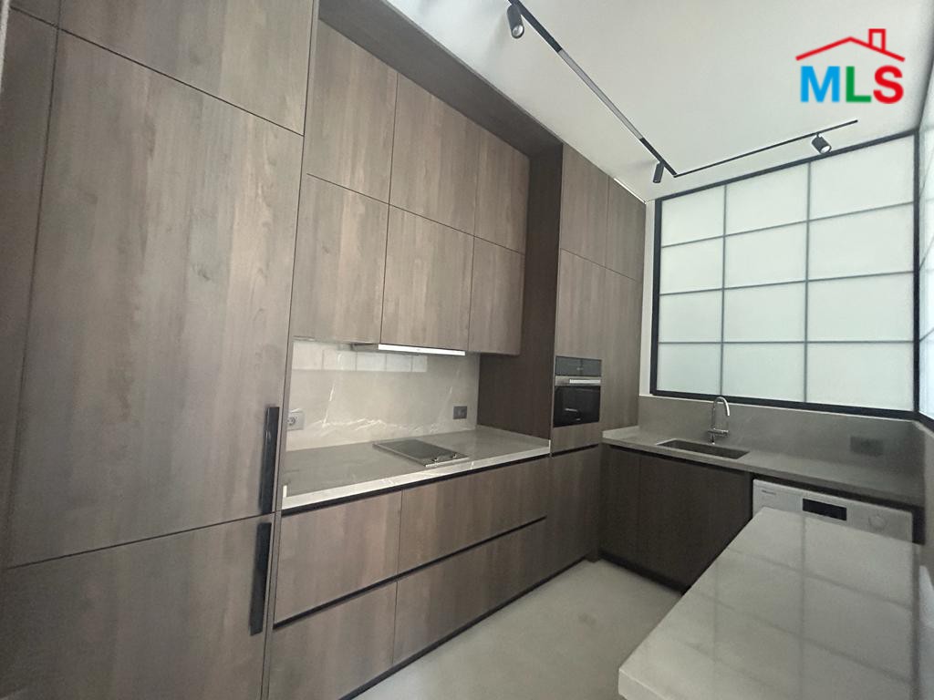 Refined Office with Private Suite/Apartment For Sale in Down Town