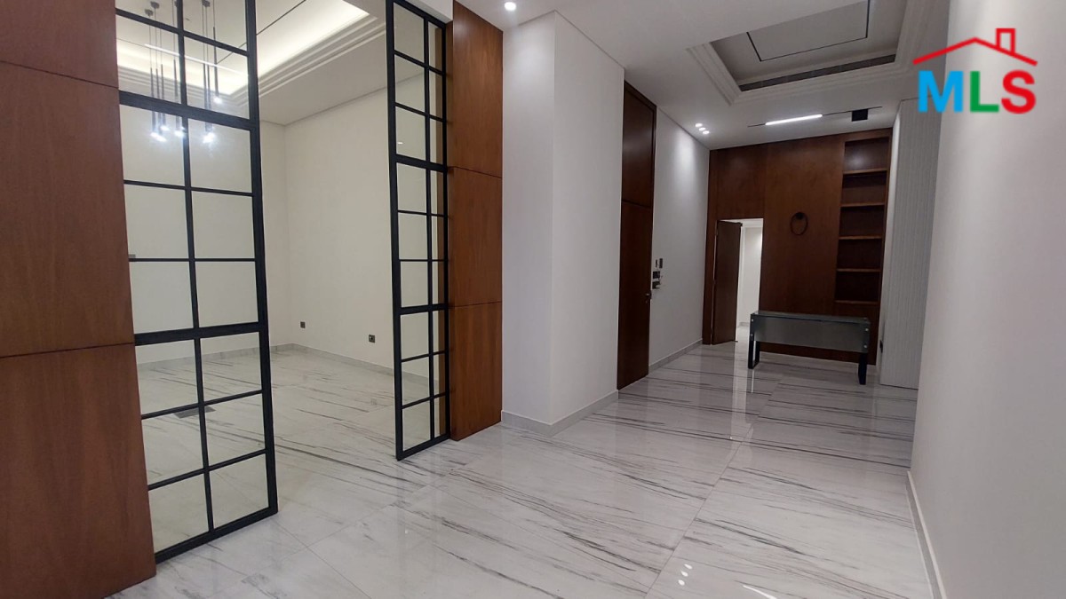Refined Office with Private Suite/Apartment For Sale in Down Town
