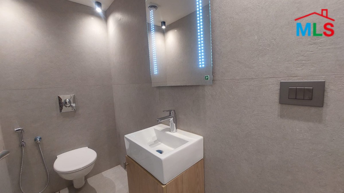 Refined Office with Private Suite/Apartment For Sale in Down Town