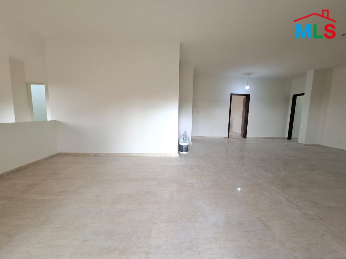 Spacious Apartment with Terrace For Sale in New Shayle