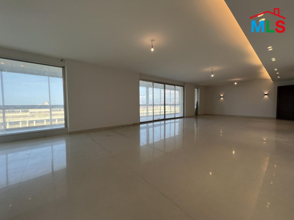 Refined & Spacious Apartment For Sale in Gemayzeh