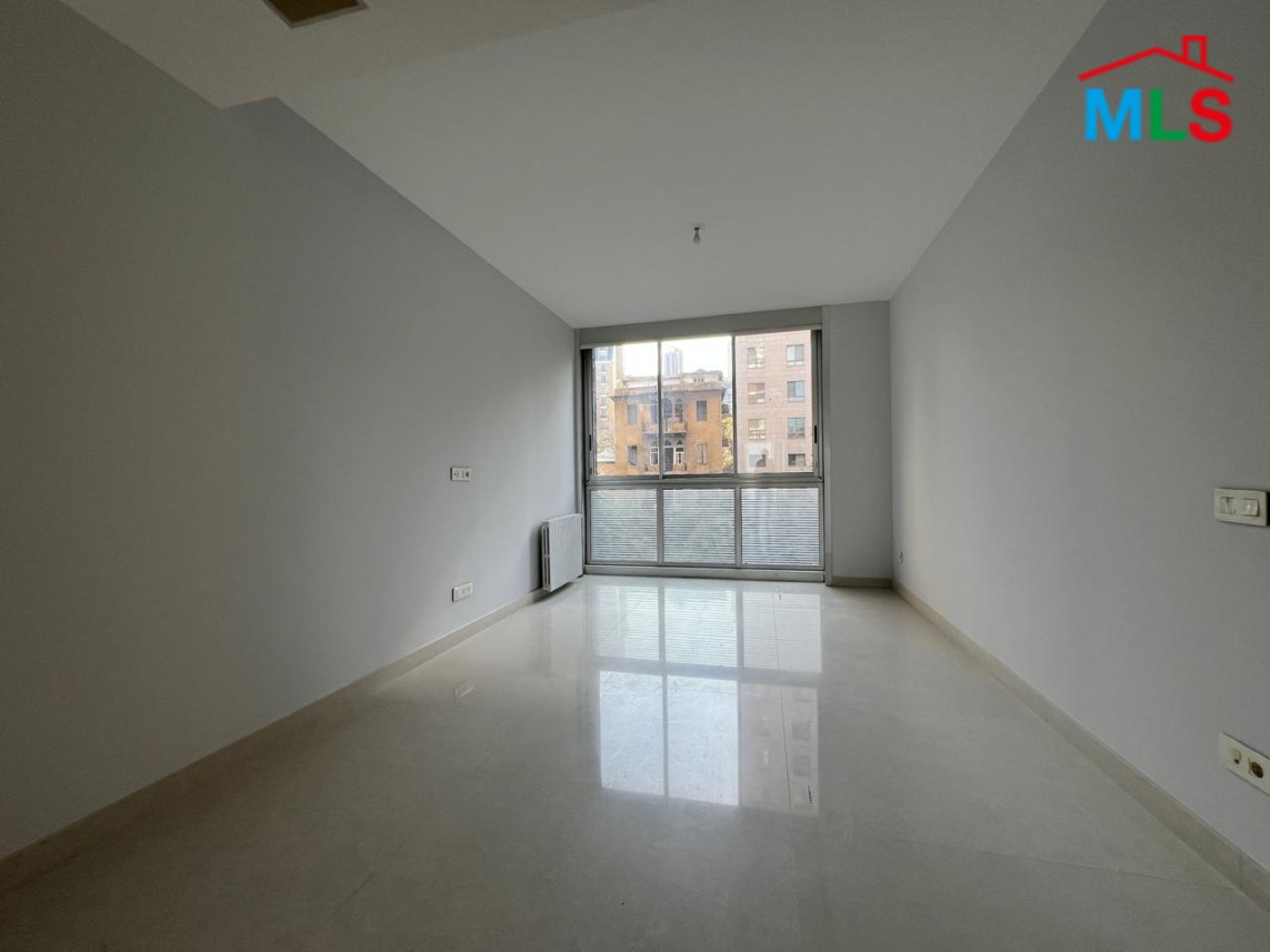 Refined & Spacious Apartment For Sale in Gemayzeh