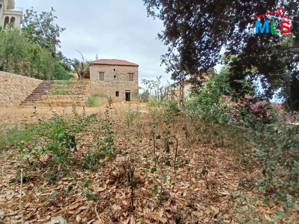 Land With Old House For Sale in Beit Chabeb
