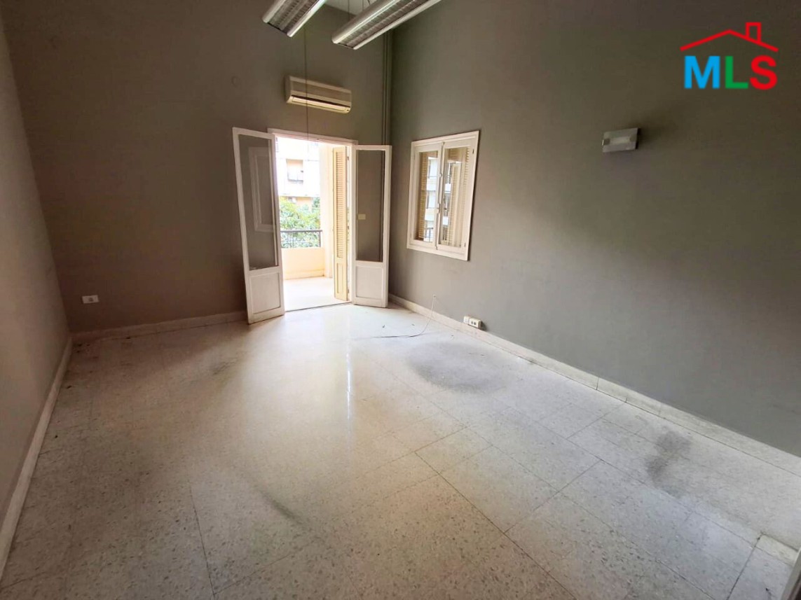 300 SQM Office For Sale In Achrafieh, Sioufi