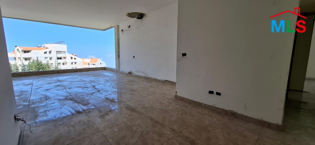 Spacious Apartment With Garden For Sale in Ajaltoun With Payment Facilities