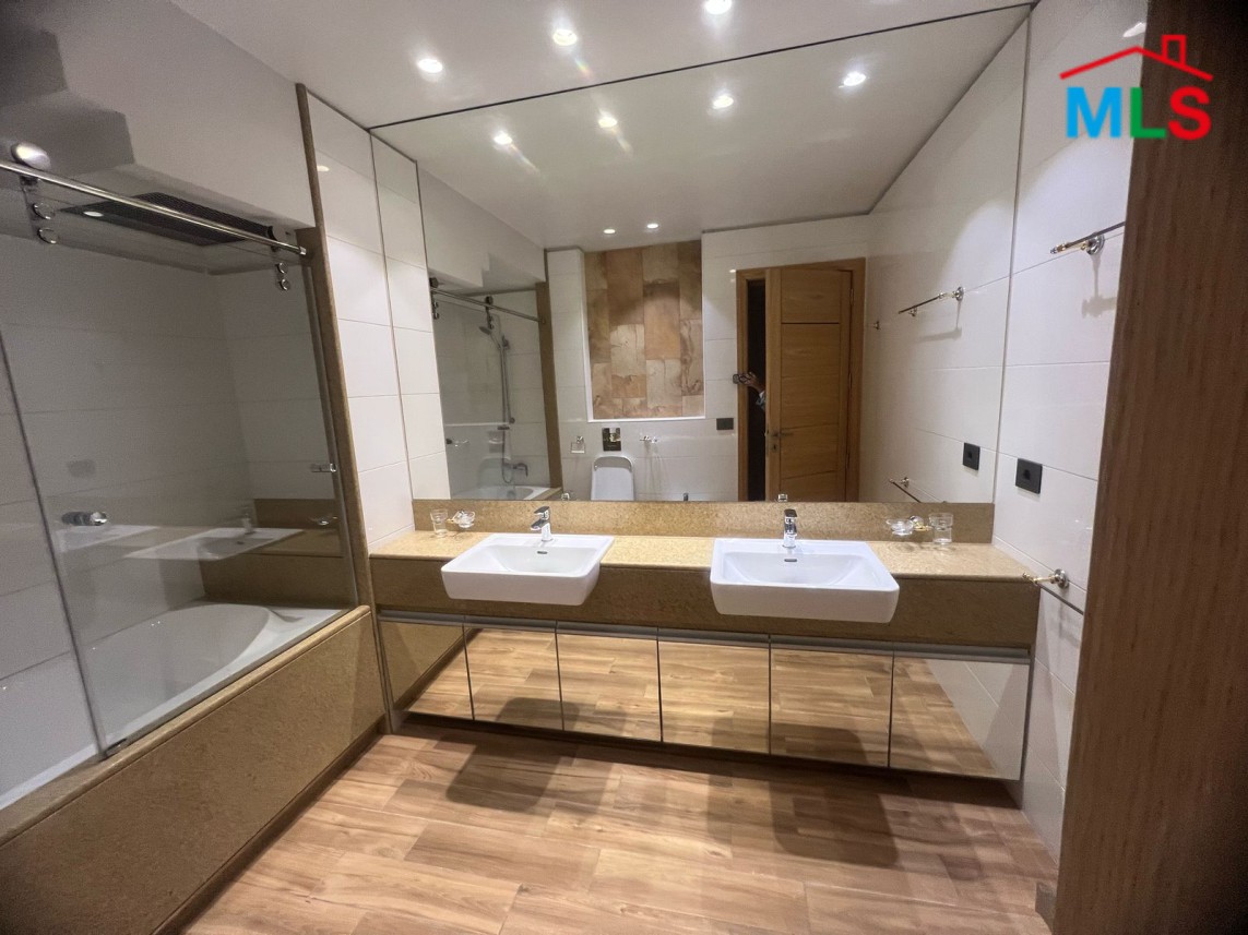 High-end Finishing Duplex Chalet For Sale in Faqra Club