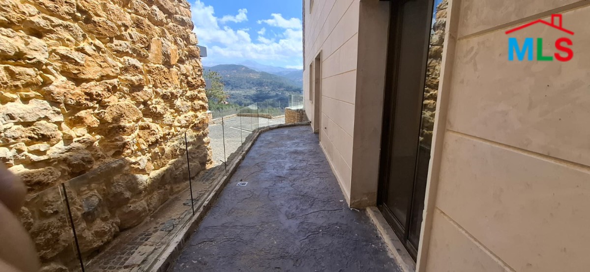 Brand New One Bedroom Apartment For Sale in Broumana