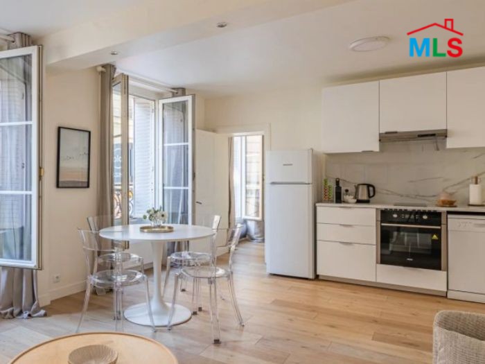 APARTMENT WITH TERRACE FOR SALE l MARCHE DE PASSY l PARIS 16ème l FRANCE - 54m2